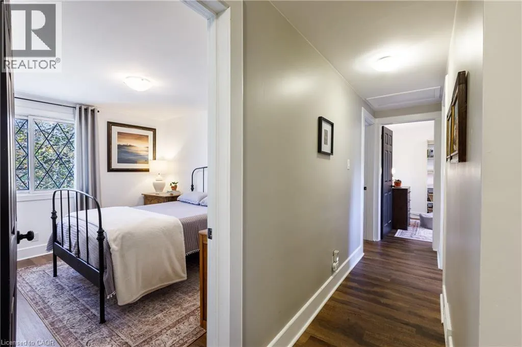 1323 QUEEN'S Boulevard
