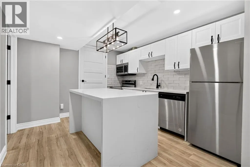 592 ABERDEEN Avenue Unit# 1 #1