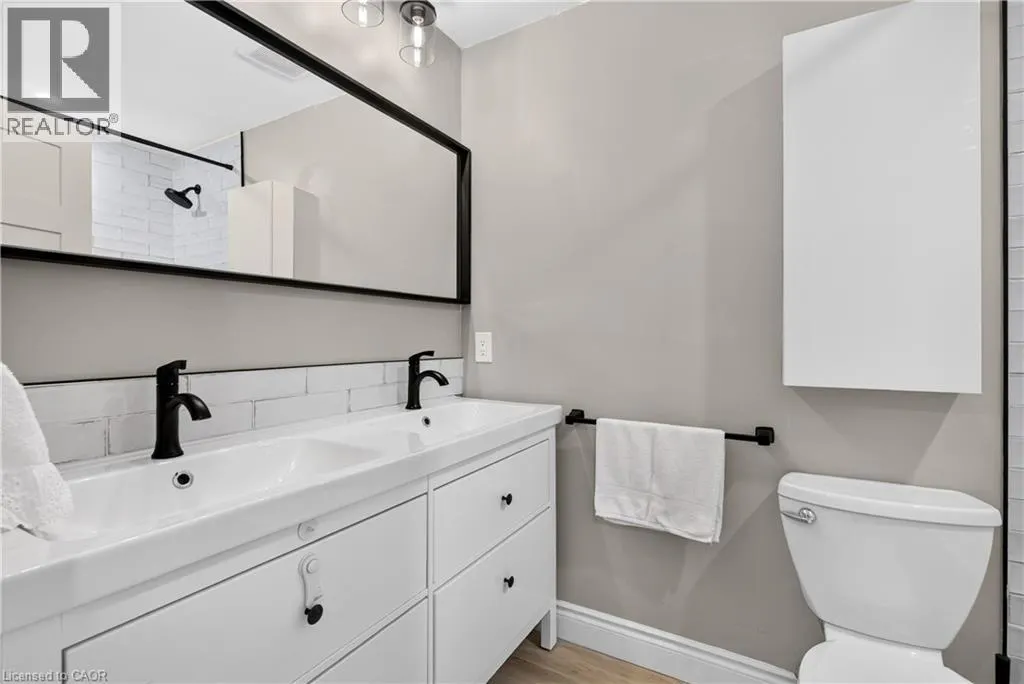 592 ABERDEEN Avenue Unit# 1 #1