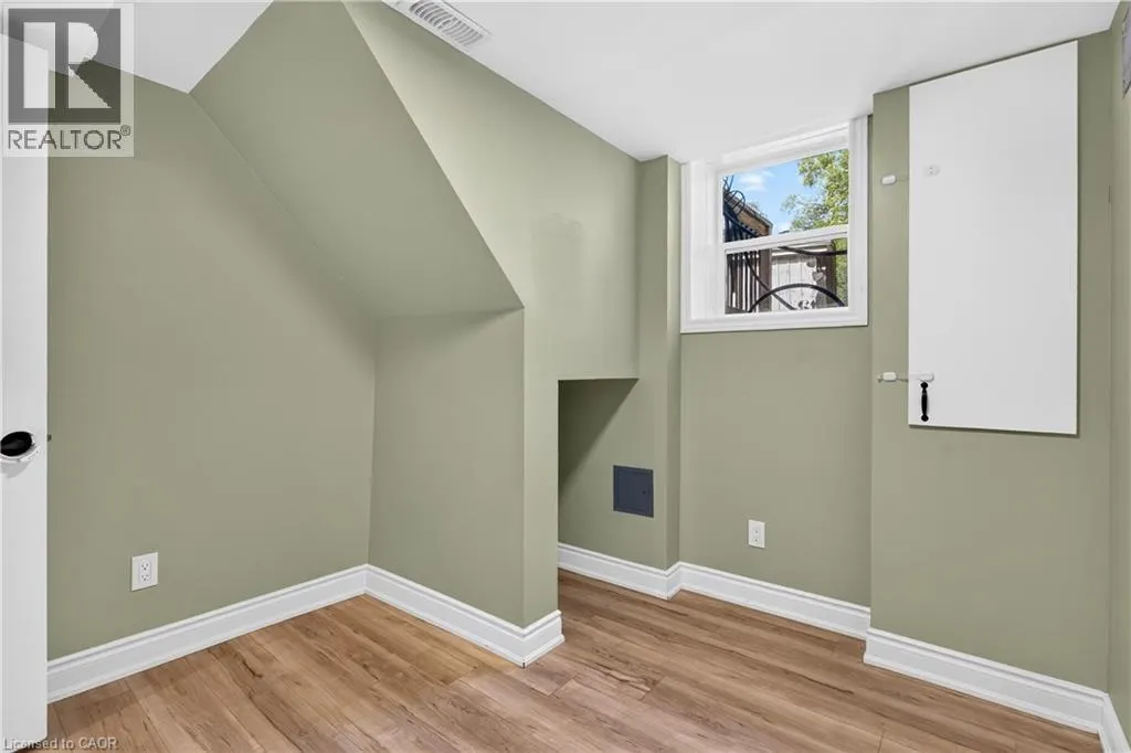 592 ABERDEEN Avenue Unit# 1 #1