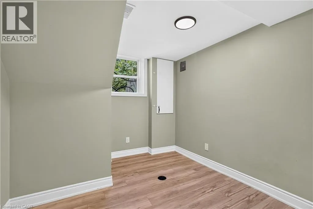 592 ABERDEEN Avenue Unit# 1 #1