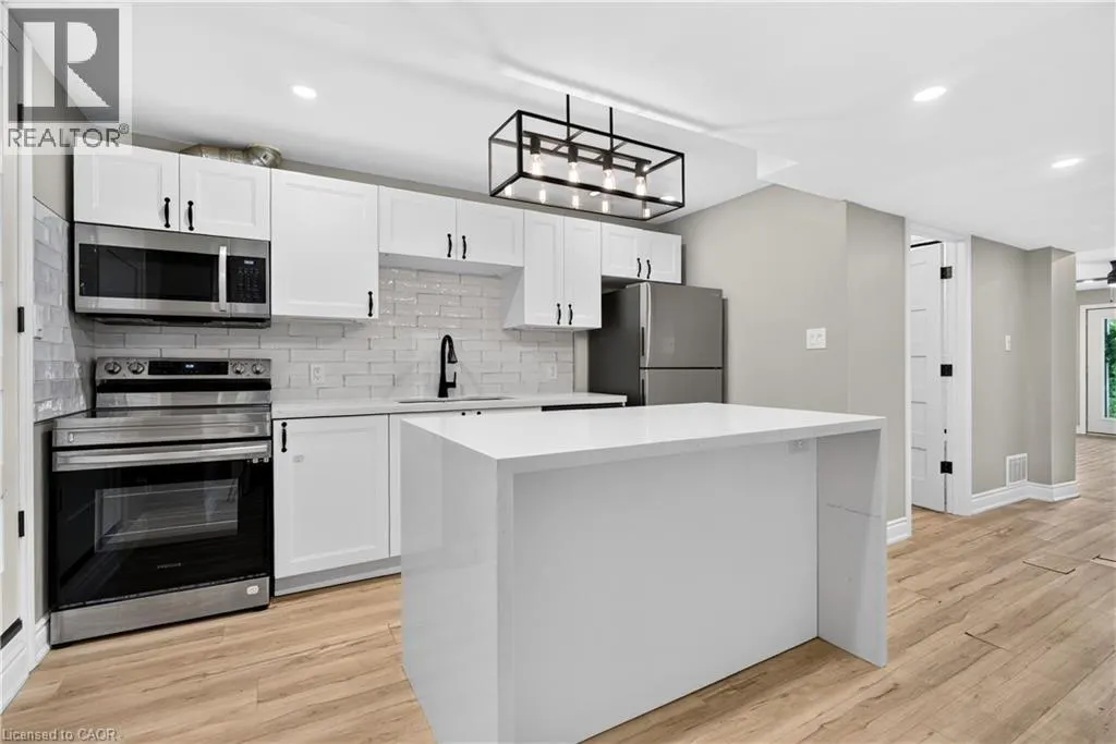 592 ABERDEEN Avenue Unit# 1 #1