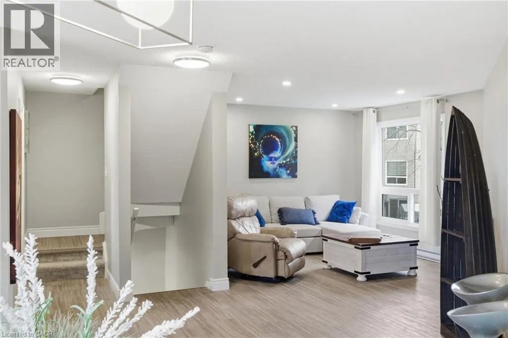 60 ELMSDALE Drive Unit# 46 #46