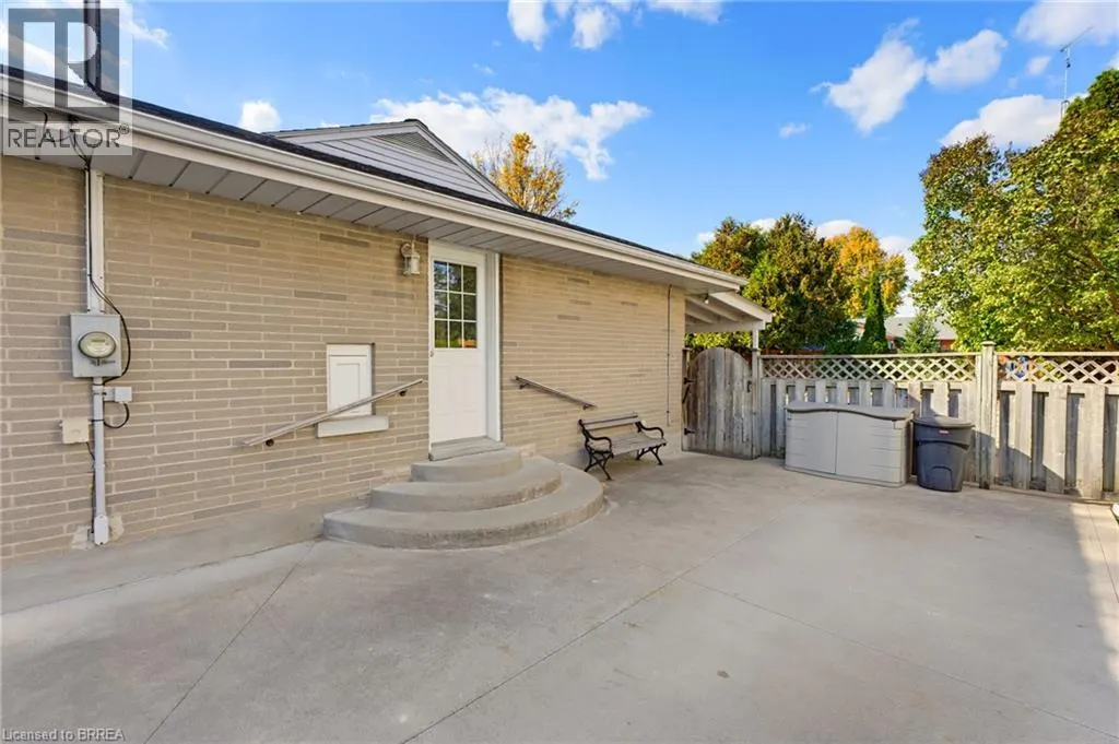 38 VARADI Avenue