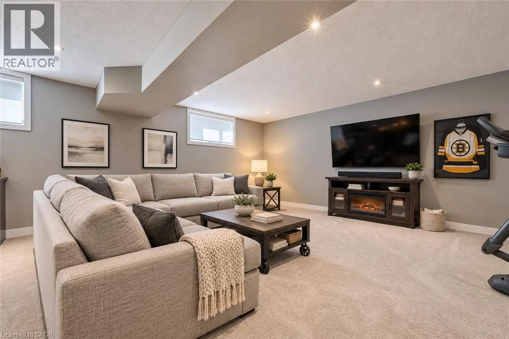 66 WAVERLEY Drive