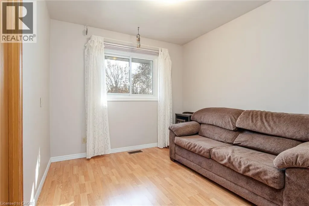 24 HARLEW Crescent
