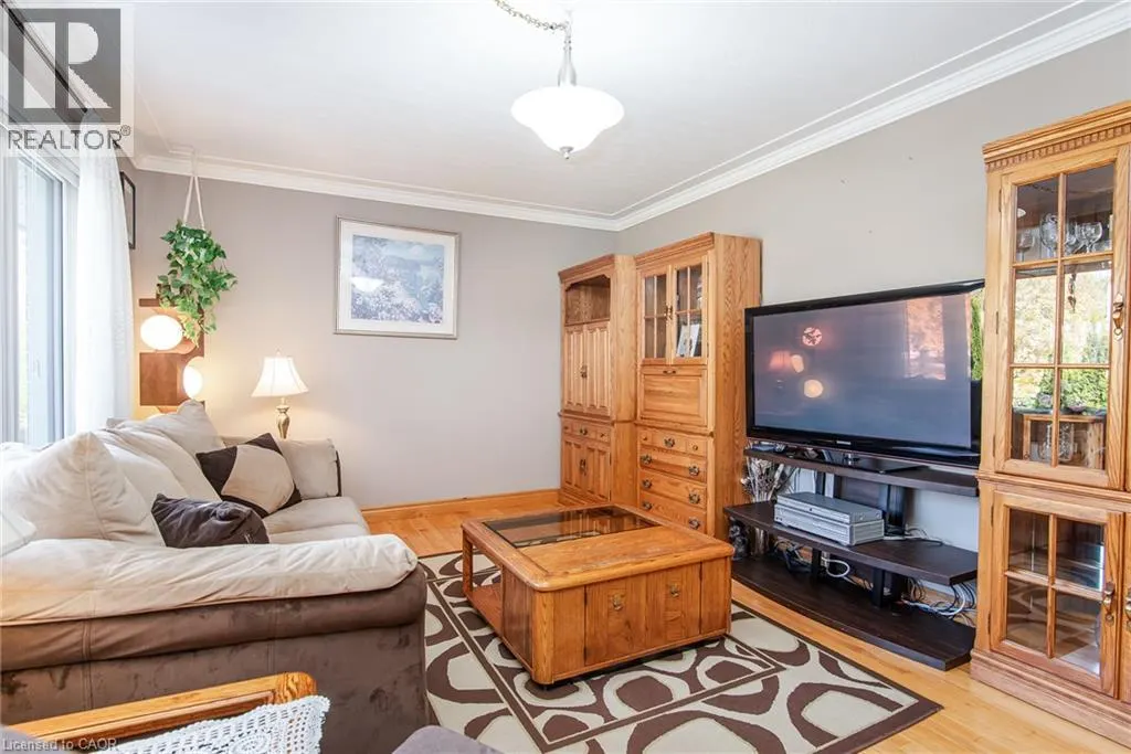 24 HARLEW Crescent