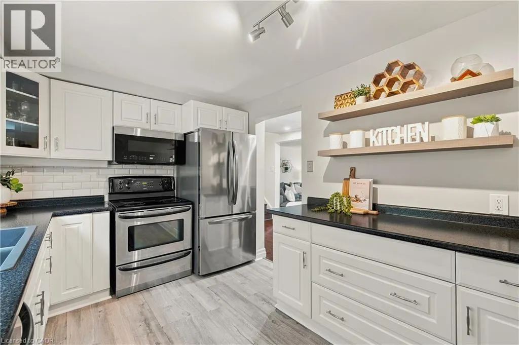 220 SALISBURY Avenue Unit# 13 #13