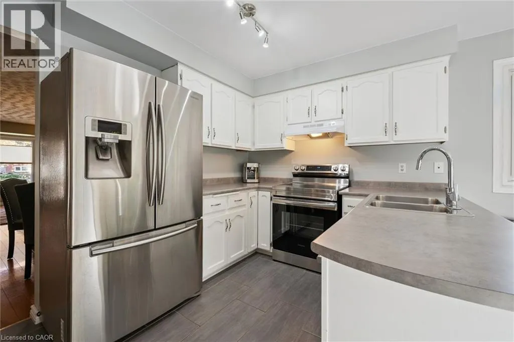 81 SABRINA Crescent