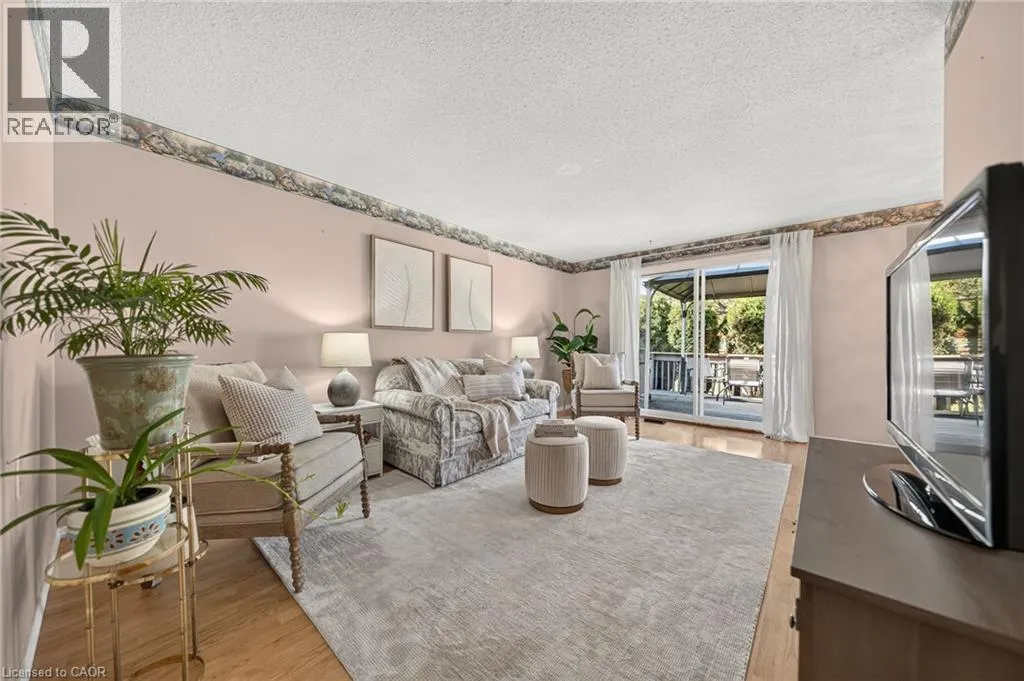 700 ERINBROOK Drive Unit# 4 #4
