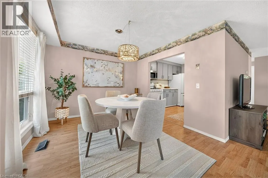 700 ERINBROOK Drive Unit# 4 #4