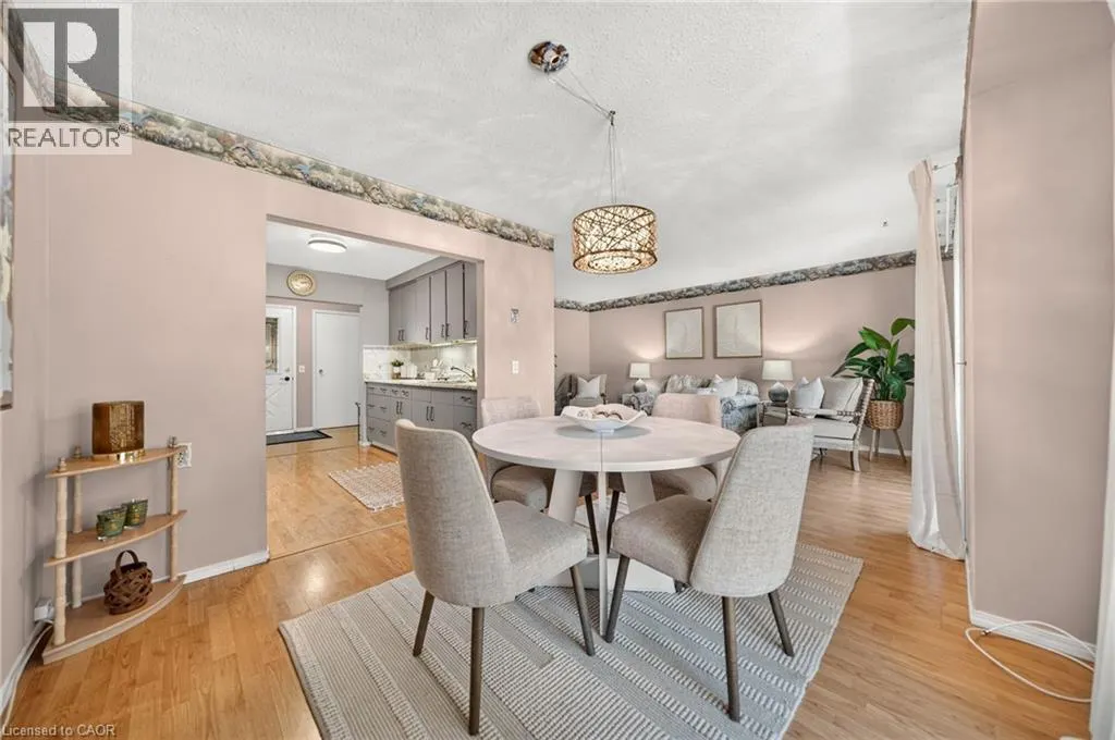 700 ERINBROOK Drive Unit# 4 #4