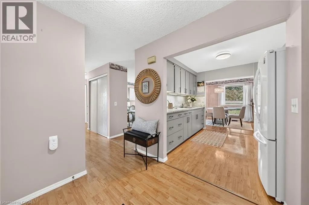700 ERINBROOK Drive Unit# 4 #4
