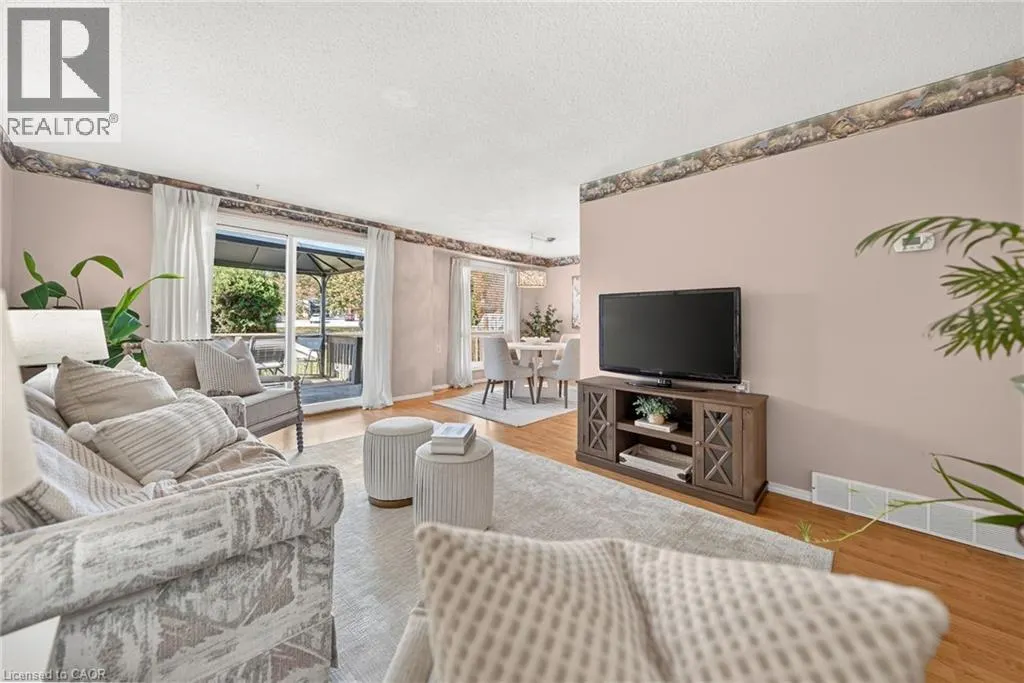 700 ERINBROOK Drive Unit# 4 #4
