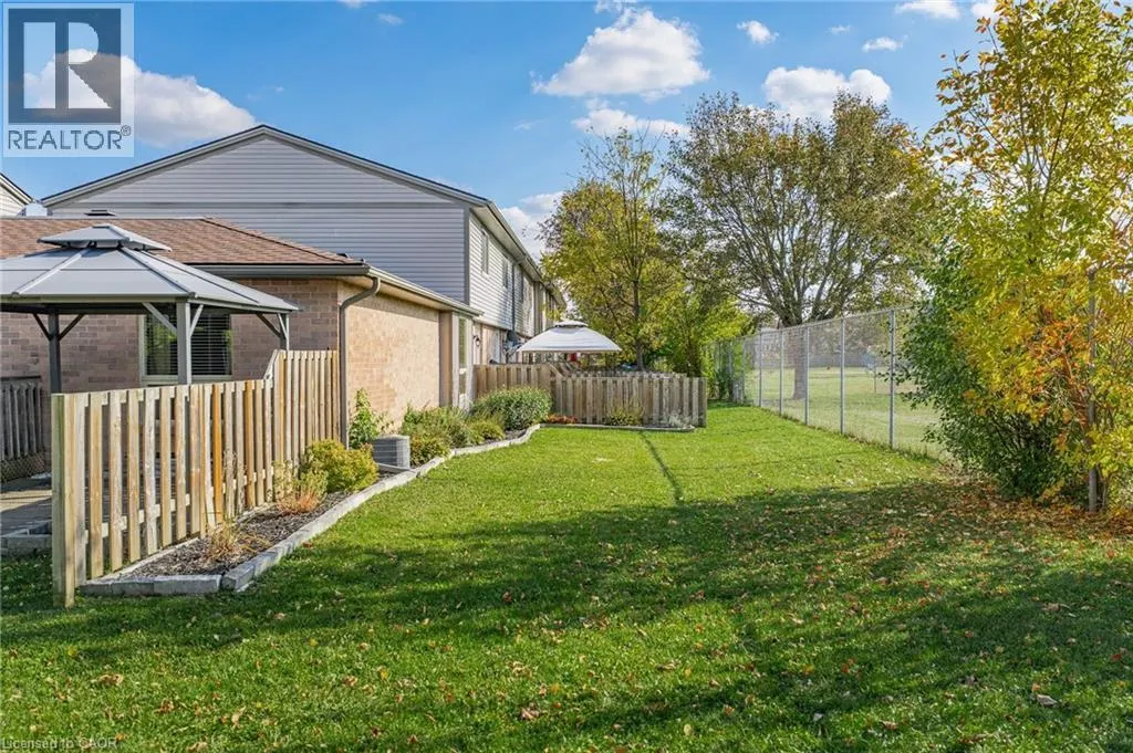 700 ERINBROOK Drive Unit# 4 #4