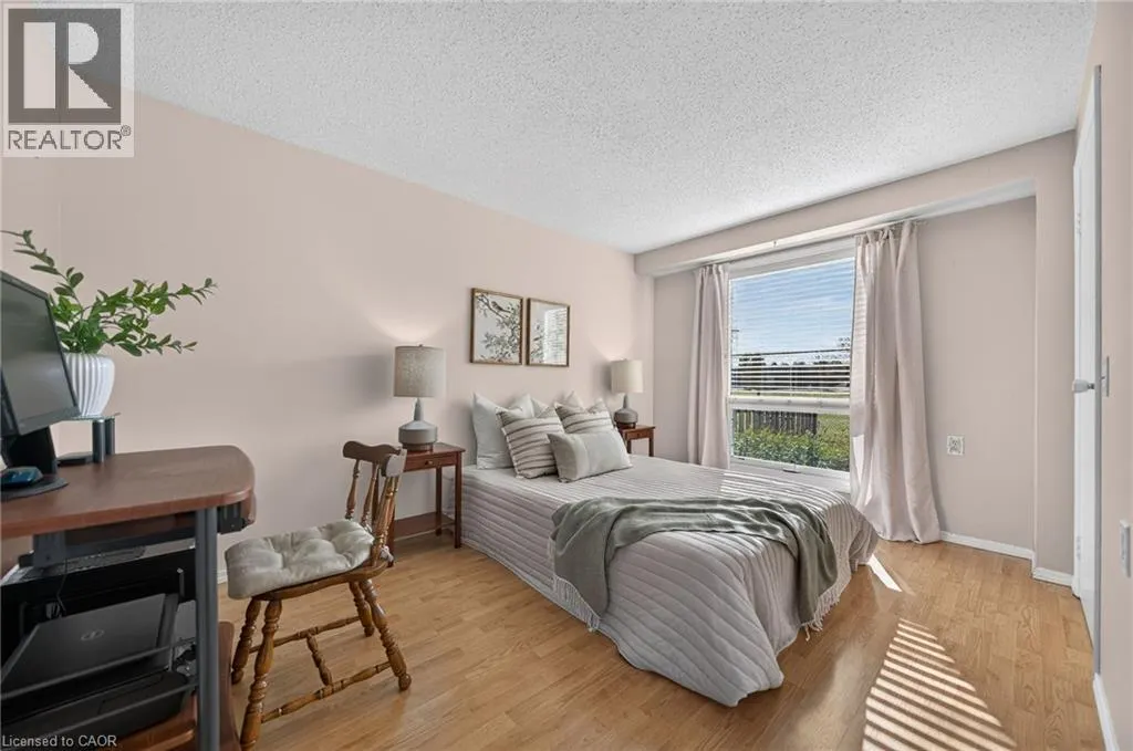 700 ERINBROOK Drive Unit# 4 #4