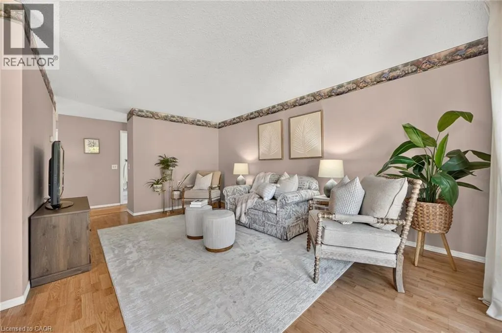 700 ERINBROOK Drive Unit# 4 #4