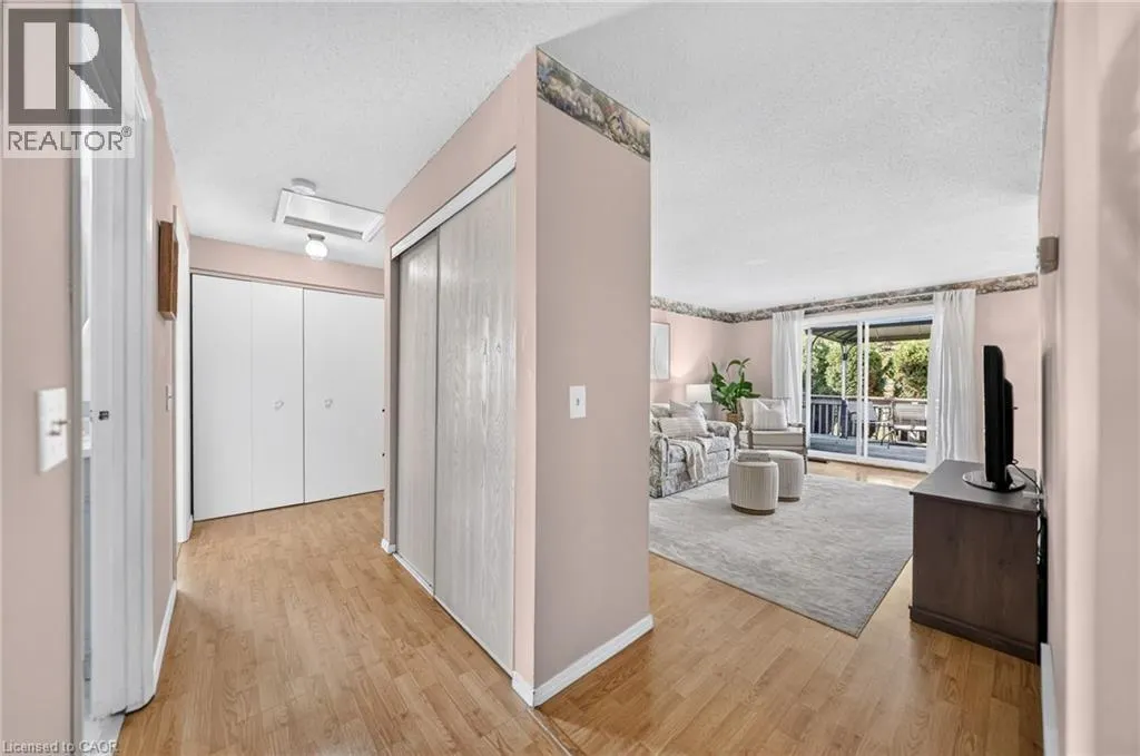 700 ERINBROOK Drive Unit# 4 #4