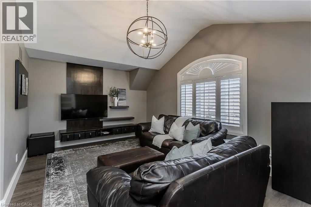 2248 ELMSIDE Crescent