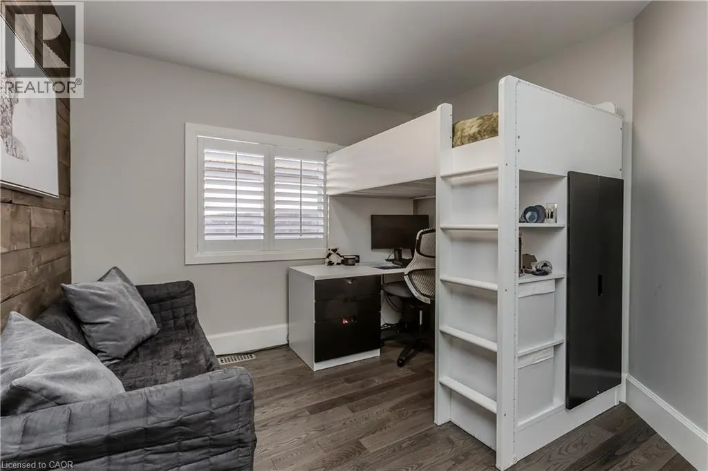 2248 ELMSIDE Crescent