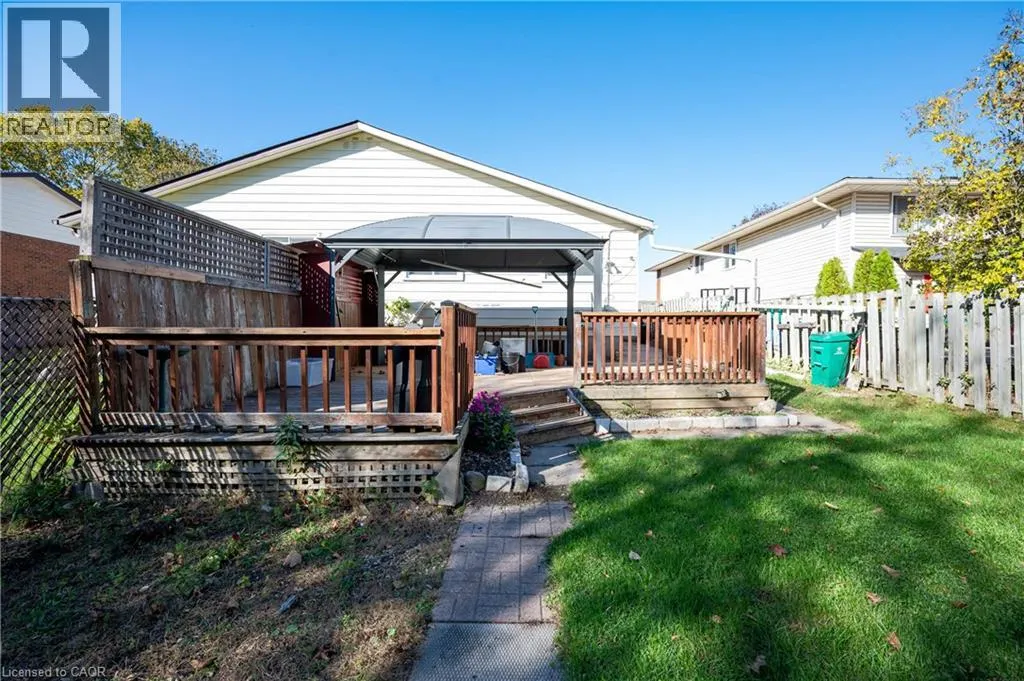 1073 LANGS Circle