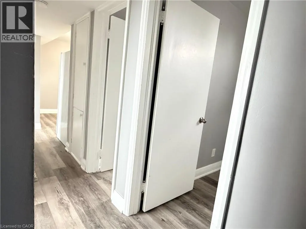 318 DOLPH Street S Unit# 5 #5