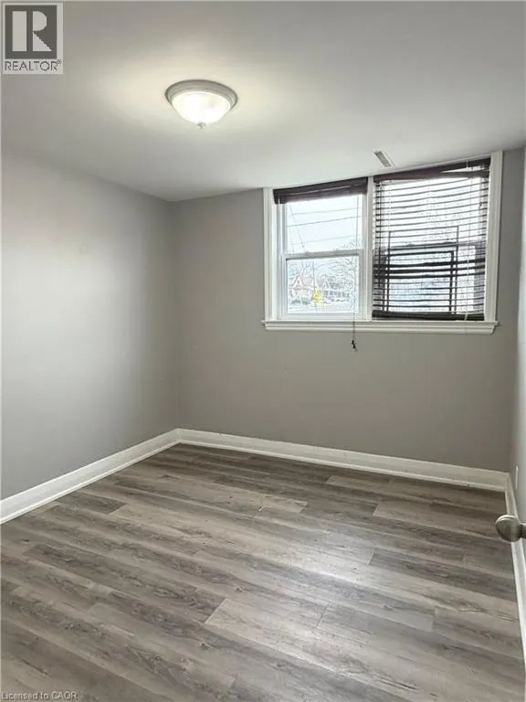 318 DOLPH Street S Unit# 5 #5