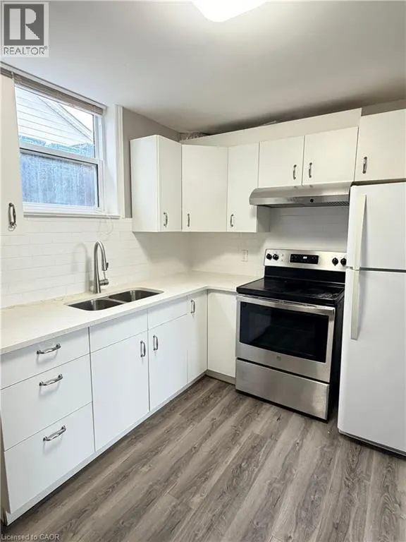 318 DOLPH Street S Unit# 5 #5