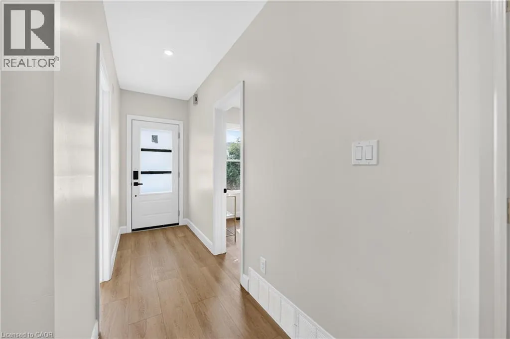 51 QUEEN Street S