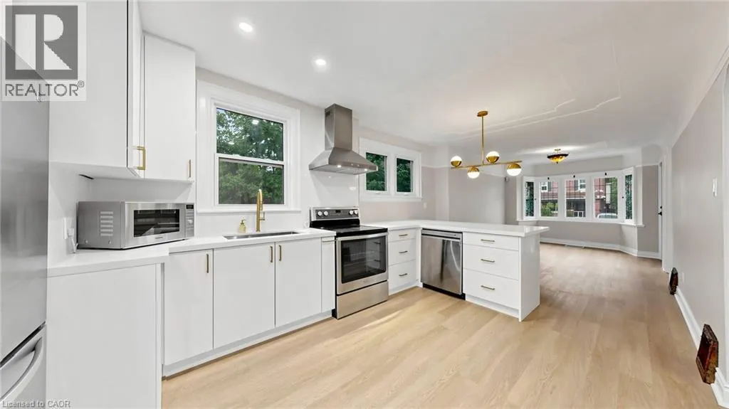 59 LONGWOOD Road N