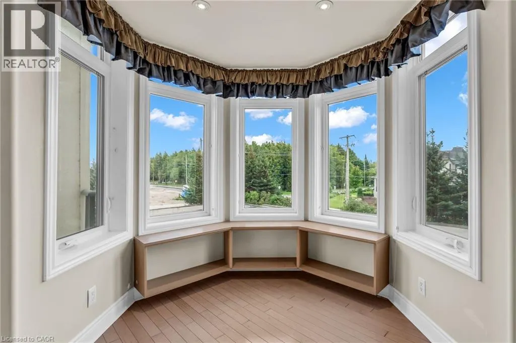 10 BAY Street E Unit# 307 #307