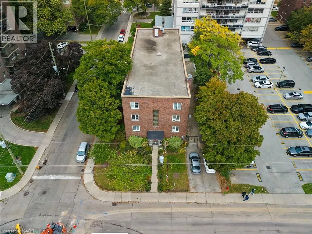 60 ROBINSON Street Unit# 304 #304