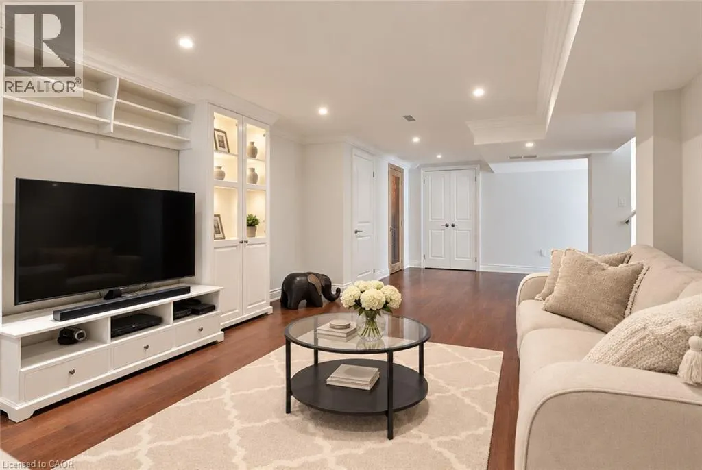 270 POPLAR Drive