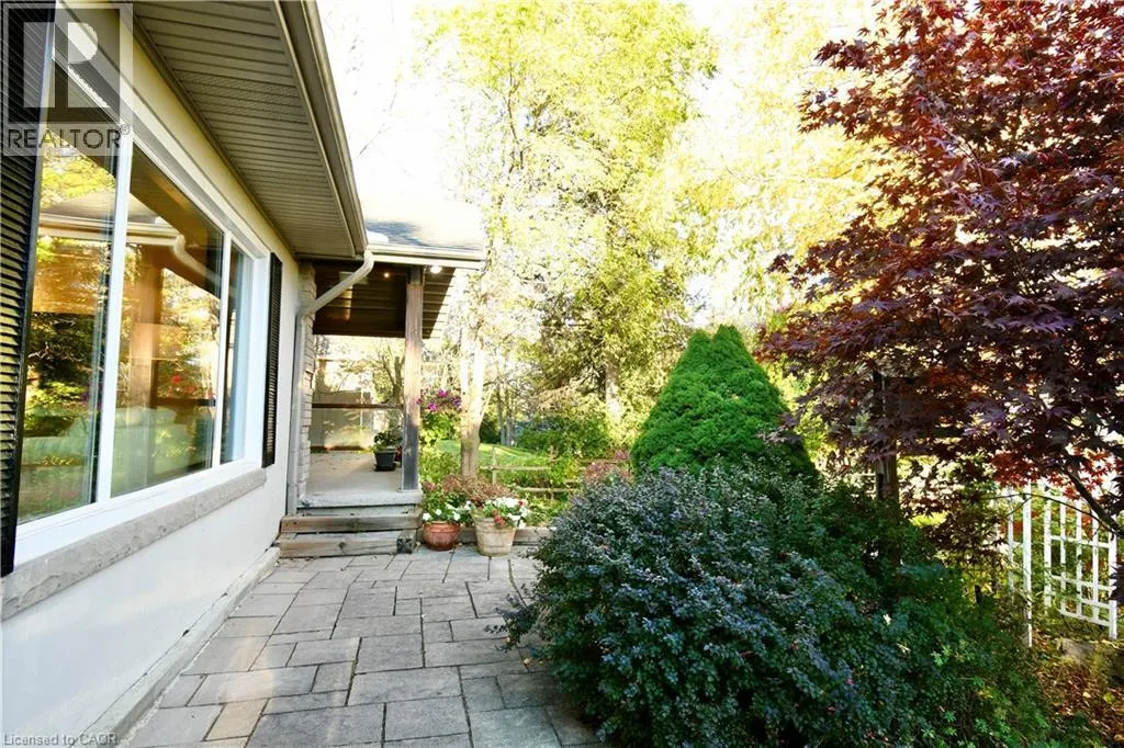 855 GOVERNORS Road