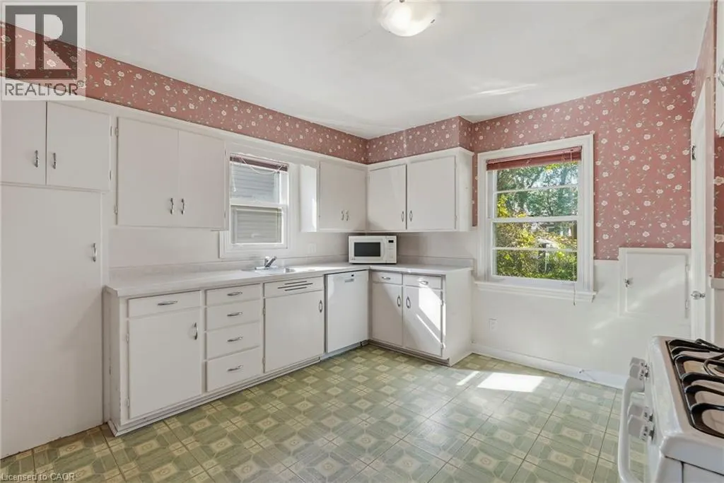 55 LAKEVIEW Avenue