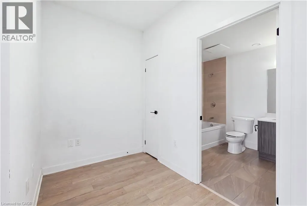 2782 BARTON Street E Unit# 302 #302