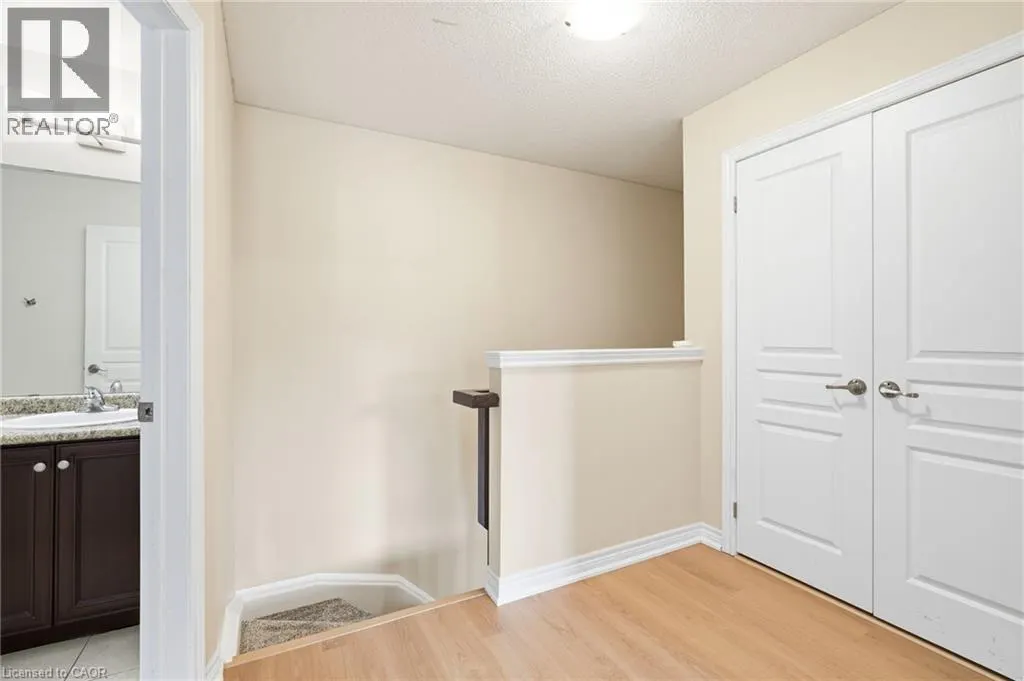 362 PLAINS Road E Unit# 10 #10