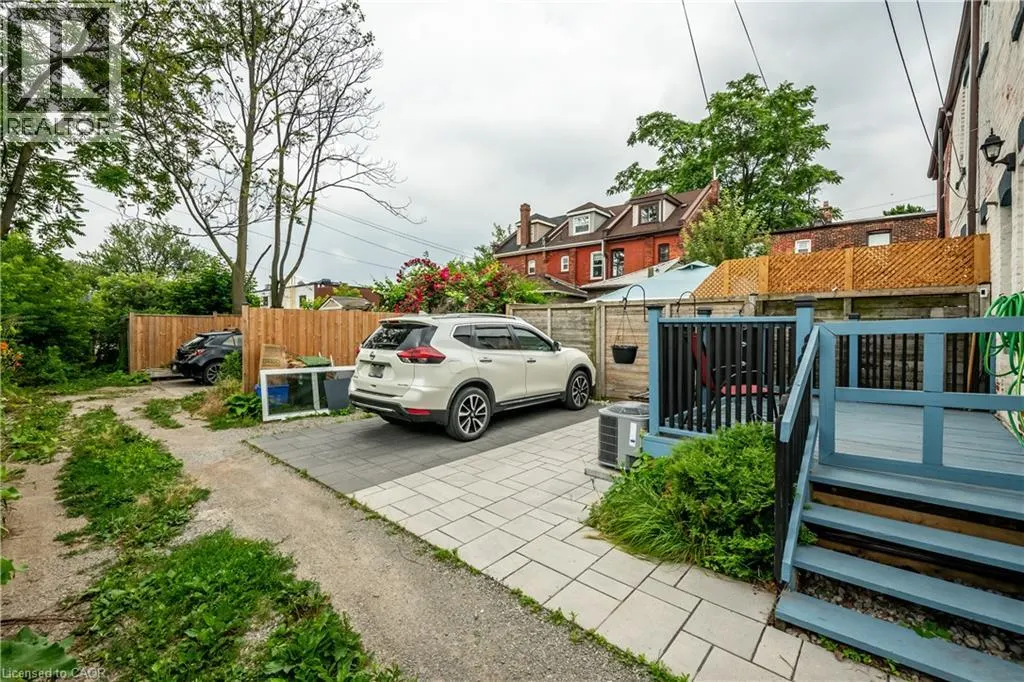 10 DOUGLAS Avenue