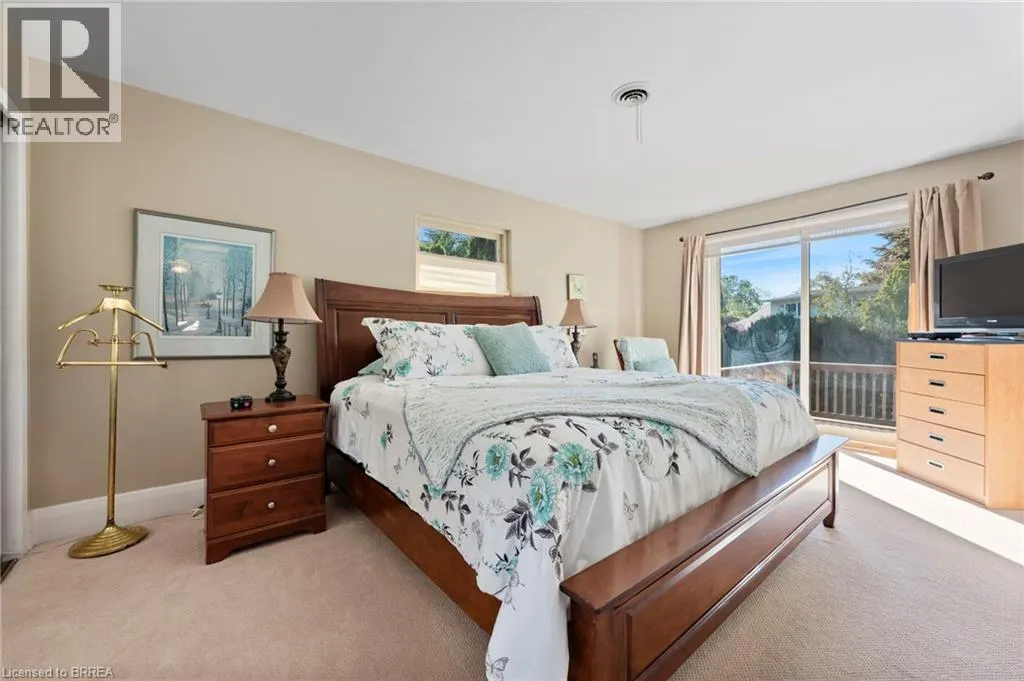 6 HOWARD Road