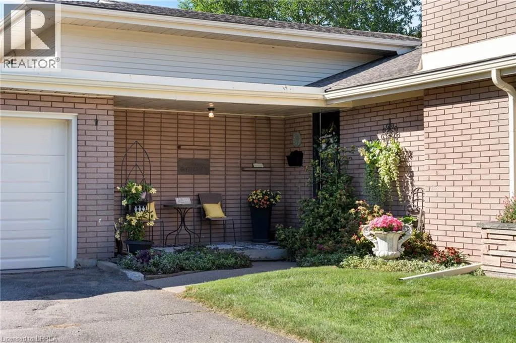 6 HOWARD Road