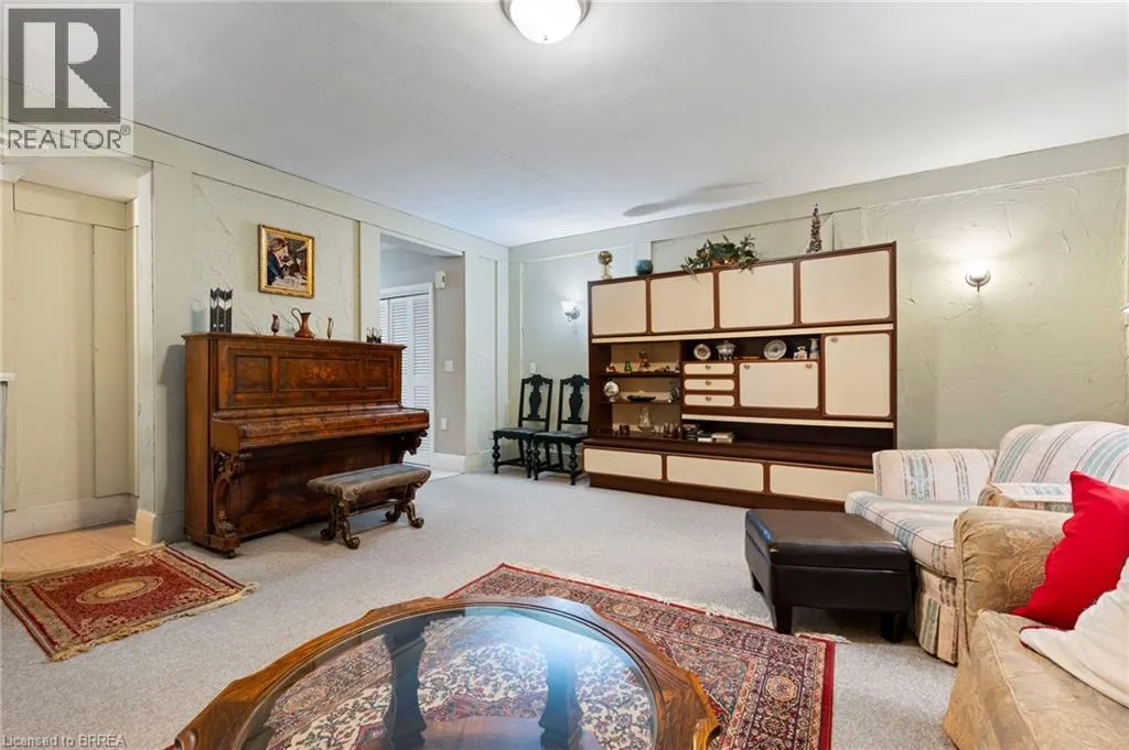 6 HOWARD Road