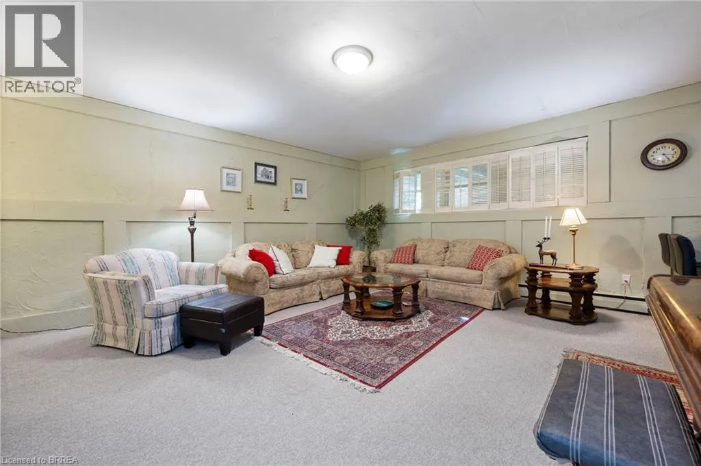 6 HOWARD Road