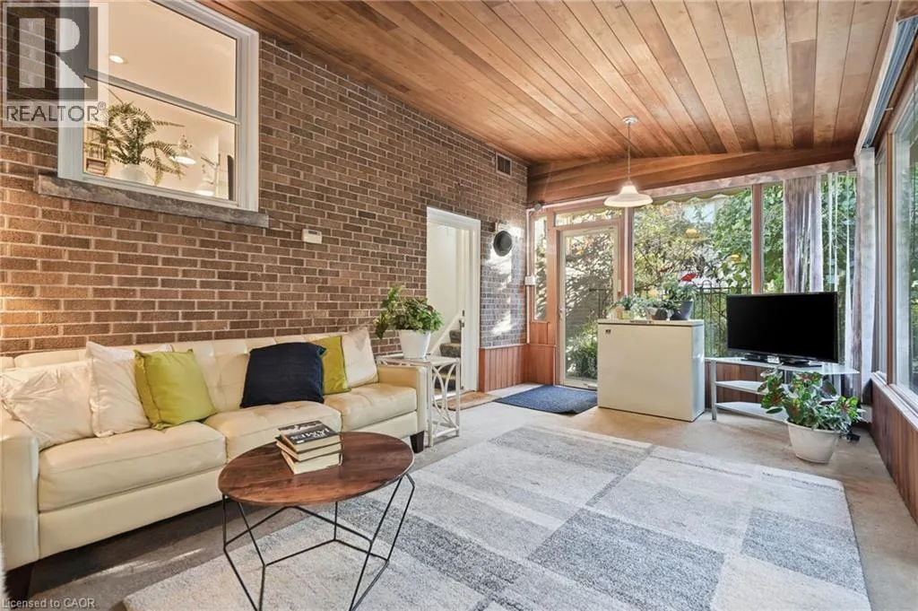 313 NORTH SHORE Boulevard W
