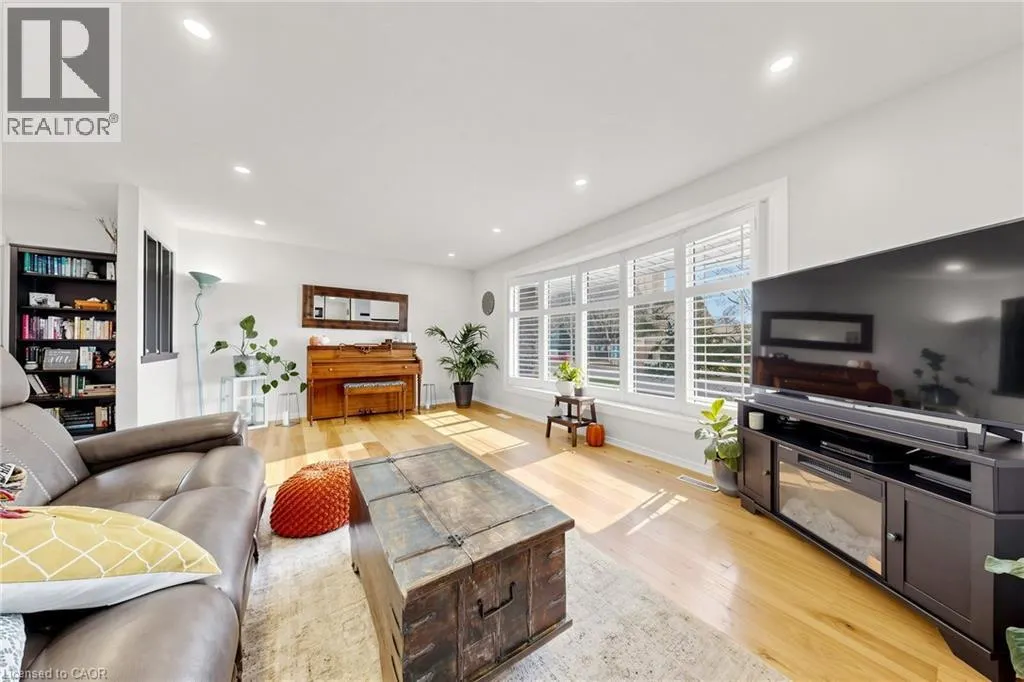 341 LYNNWOOD Drive
