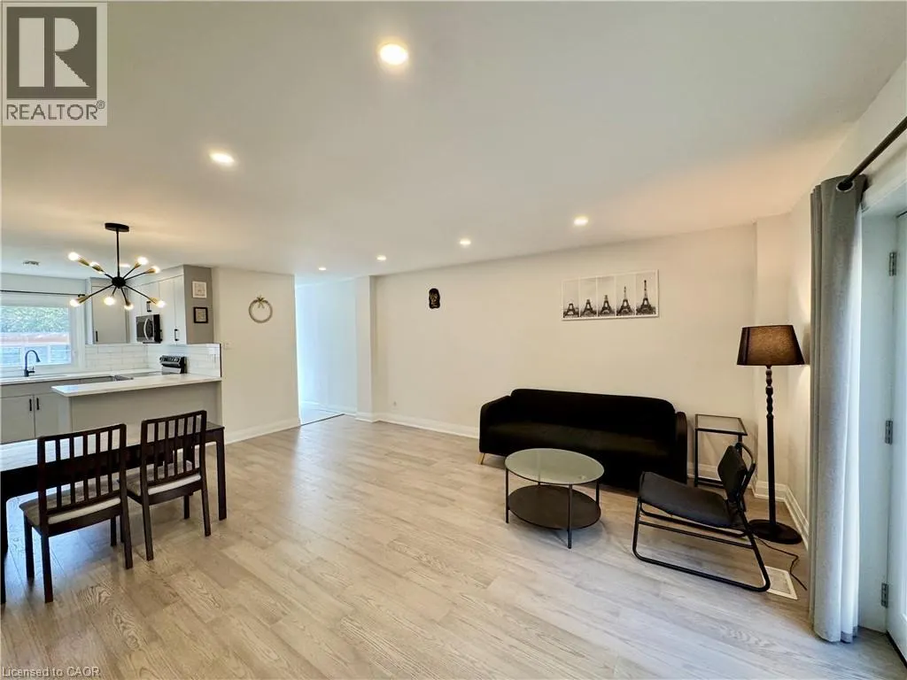 134 JANSEN Avenue