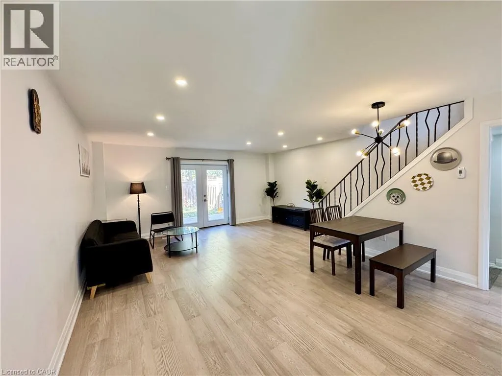 134 JANSEN Avenue