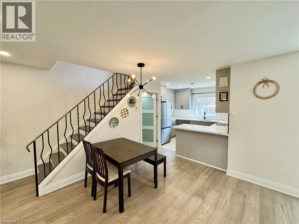 134 JANSEN Avenue