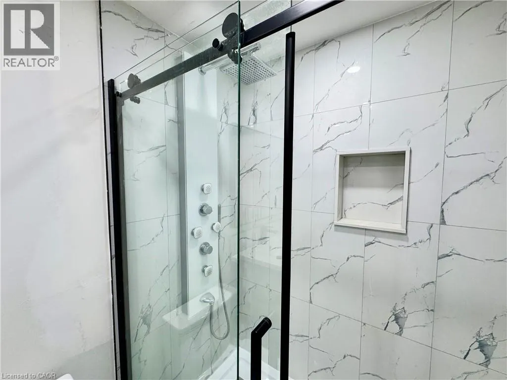 134 JANSEN Avenue
