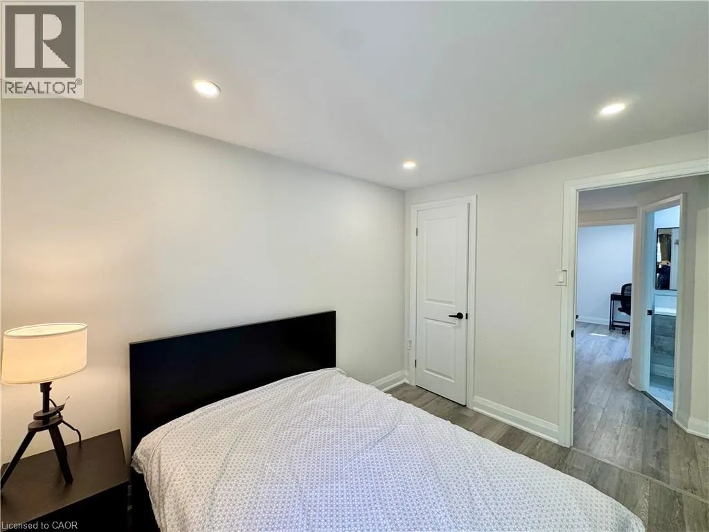 134 JANSEN Avenue