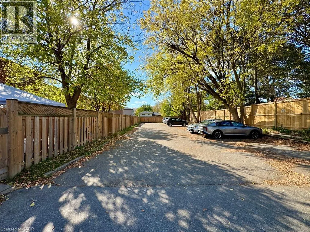 134 JANSEN Avenue